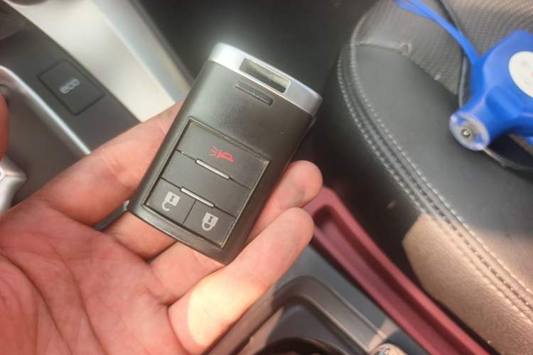 Used Chevrolet Captiva 2015 2.4L 4x4 Flagship Edition 7-Seater Vehicle Key
