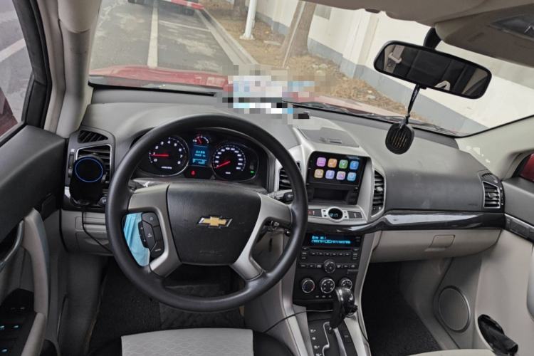 Used Chevrolet Captiva 2015 2.4L Two-Wheel Drive Urban Version 5 Seats Center Console