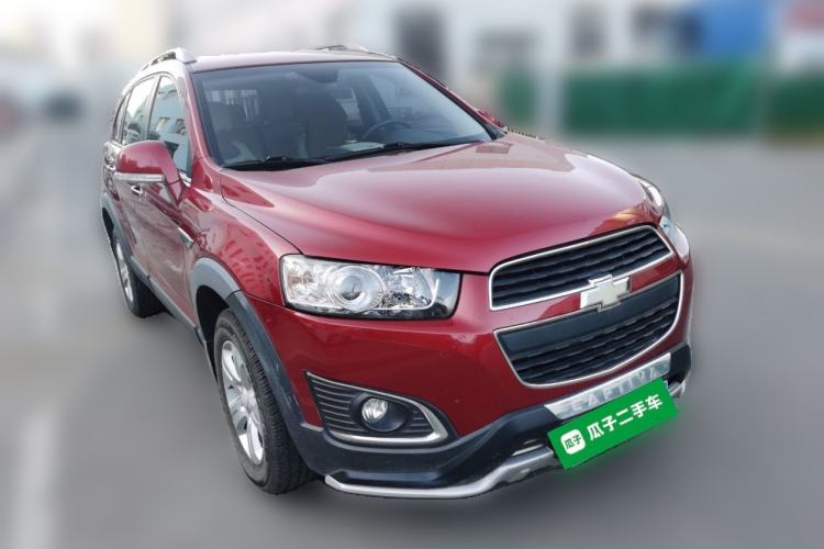 Used Chevrolet Captiva 2015 2.4L Two-Wheel Drive Urban Version 7 Seats Front Right 45 Deg