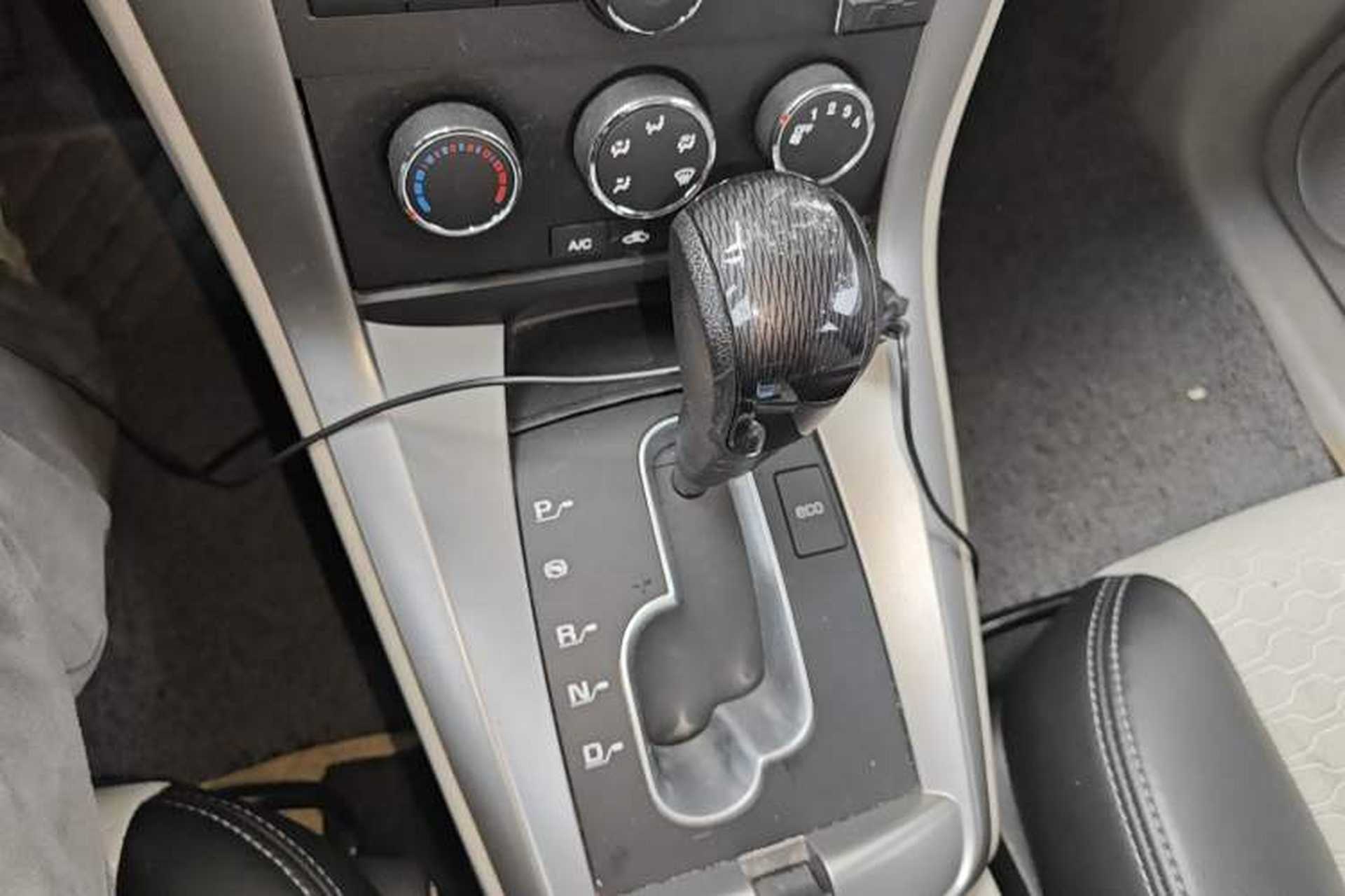 Used Chevrolet Captiva 2015 2.4L Two-Wheel Drive Urban Version 5 Seats Gear Lever