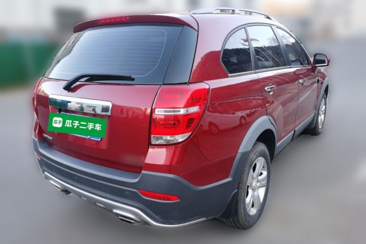 Used Chevrolet Captiva 2015 2.4L Two-Wheel Drive Urban Version 7 Seats Rear Right 45 Deg