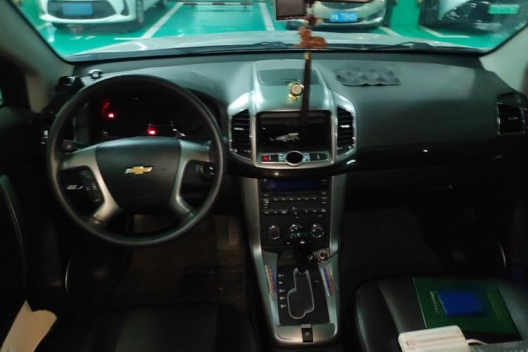 Used Chevrolet Captiva 2015 2.4L Two-Wheel Drive Urban Version 7 Seats Interior 2