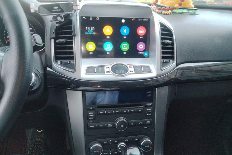 Used Chevrolet Captiva 2015 2.4L 4x4 Flagship Edition 7-Seater Audio And AC Panel