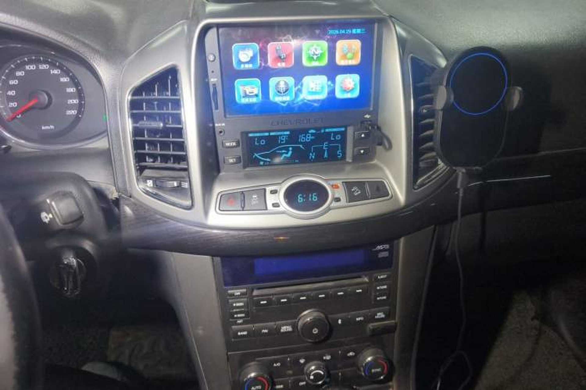 Used Chevrolet Captiva 2015 2.4L 4x4 Flagship Edition 7-Seater Audio And AC Panel