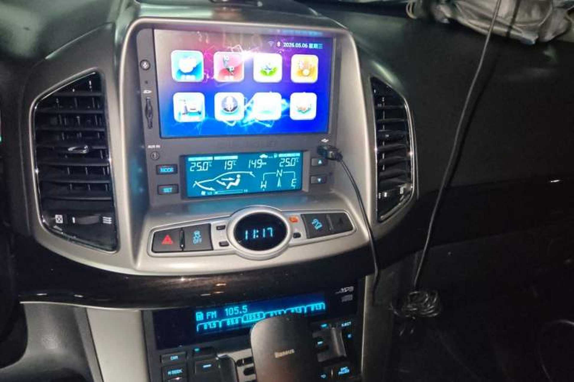 Used Chevrolet Captiva 2015 2.4L 4x4 Flagship Edition 7-Seater Audio And AC Panel