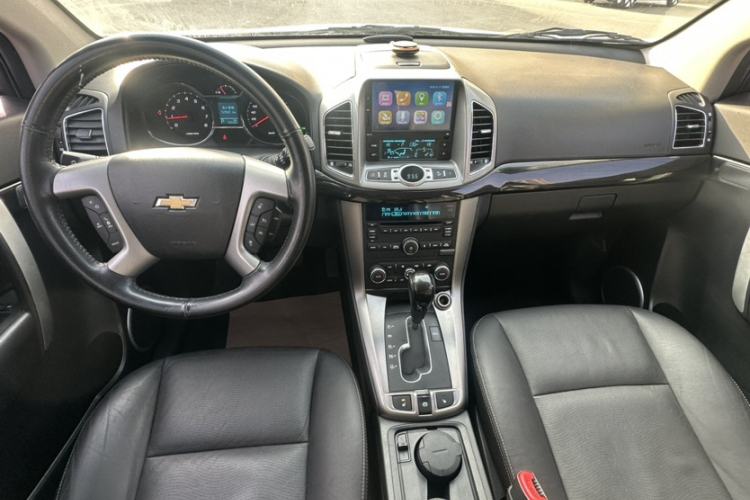 Used Chevrolet Captiva 2015 2.4L 4x4 Flagship Edition 7-Seater Audio And AC Panel