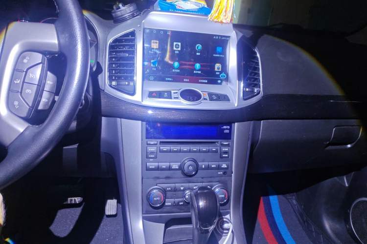 Used Chevrolet Captiva 2015 2.4L 4x4 Flagship Edition 7-Seater Audio And AC Panel