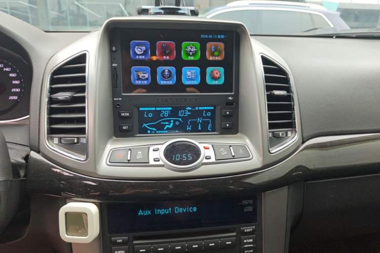 Used Chevrolet Captiva 2015 2.4L 4x4 Flagship Edition 7-Seater Audio And AC Panel