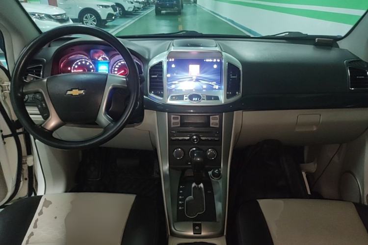 Used Chevrolet Captiva 2015 2.4L Two-Wheel Drive Urban Version 5 Seats Center Console