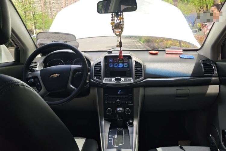 Used Chevrolet Captiva 2015 2.4L Two-Wheel Drive Urban Version 5 Seats Center Console