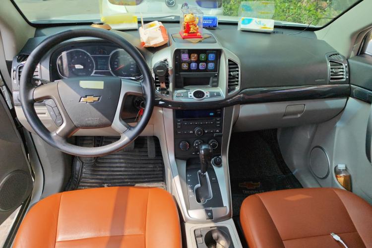 Used Chevrolet Captiva 2015 2.4L Two-Wheel Drive Urban Version 5 Seats Center Console