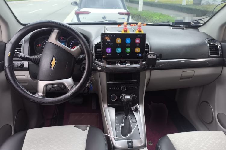 Used Chevrolet Captiva 2015 2.4L Two-Wheel Drive Urban Version 5 Seats Center Console