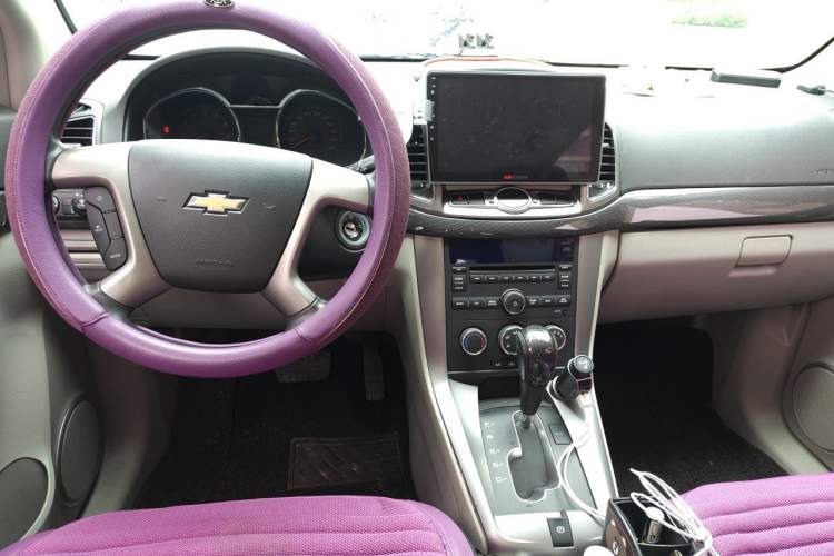 Used Chevrolet Captiva 2015 2.4L Two-Wheel Drive Urban Version 5 Seats Center Console