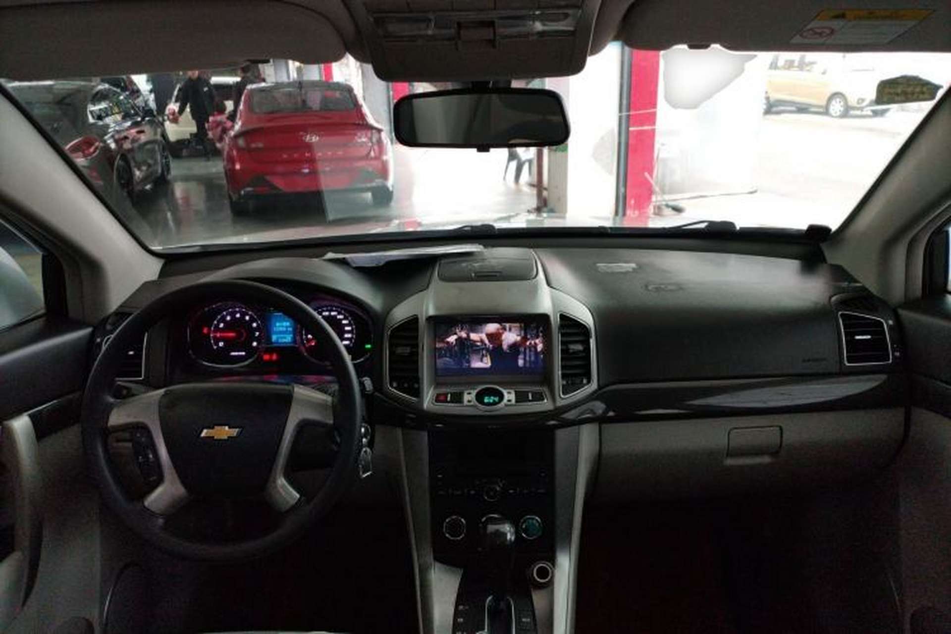 Used Chevrolet Captiva 2015 2.4L Two-Wheel Drive Urban Version 5 Seats Center Console