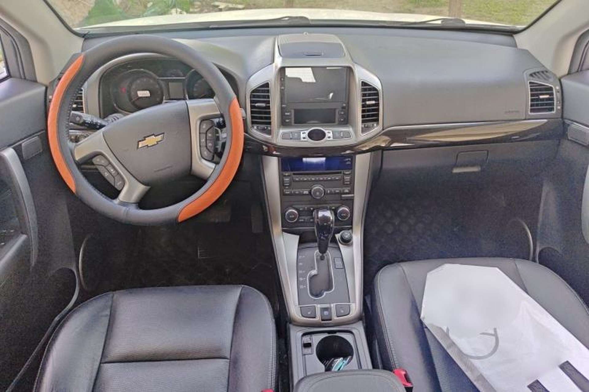 Used Chevrolet Captiva 2015 2.4L 4x4 Flagship Edition 7-Seater Center Console