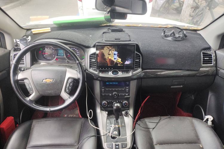 Used Chevrolet Captiva 2015 2.4L 4x4 Flagship Edition 7-Seater Center Console