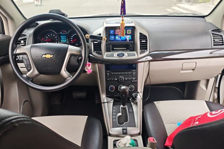 Used Chevrolet Captiva 2015 2.4L Two-Wheel Drive Urban Version 5 Seats Center Console