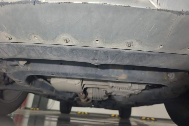 Used Chevrolet Captiva 2015 2.4L 4x4 Flagship Edition 7-Seater Chassis Front
