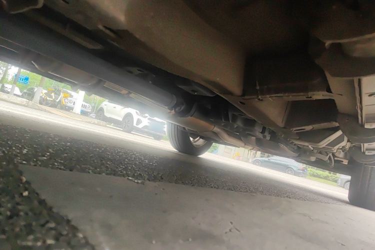Used Chevrolet Captiva 2015 2.4L 4x4 Flagship Edition 7-Seater Chassis Front Left