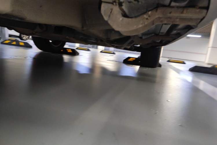 Used Chevrolet Captiva 2015 2.4L 4x4 Flagship Edition 7-Seater Chassis Front Left