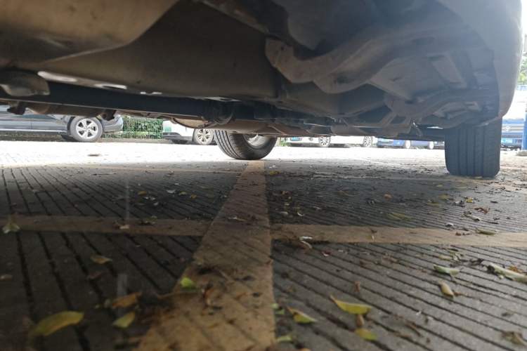 Used Chevrolet Captiva 2015 2.4L 4x4 Flagship Edition 7-Seater Chassis Front Left