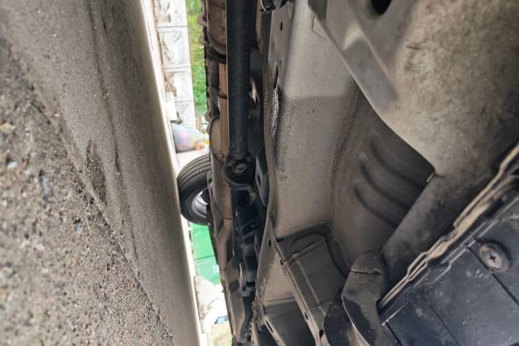 Used Chevrolet Captiva 2015 2.4L 4x4 Flagship Edition 7-Seater Chassis Front Left