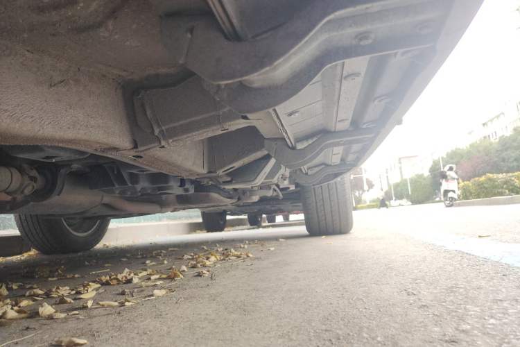 Used Chevrolet Captiva 2015 2.4L 4x4 Flagship Edition 7-Seater Chassis Front Left