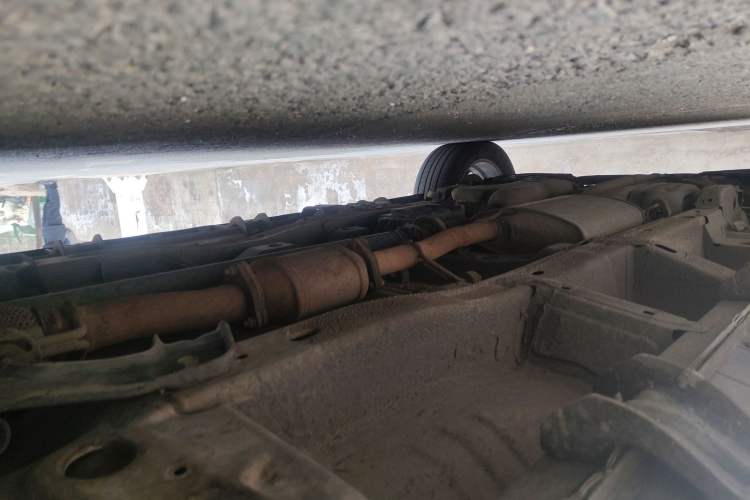 Used Chevrolet Captiva 2015 2.4L 4x4 Flagship Edition 7-Seater Chassis Front Right