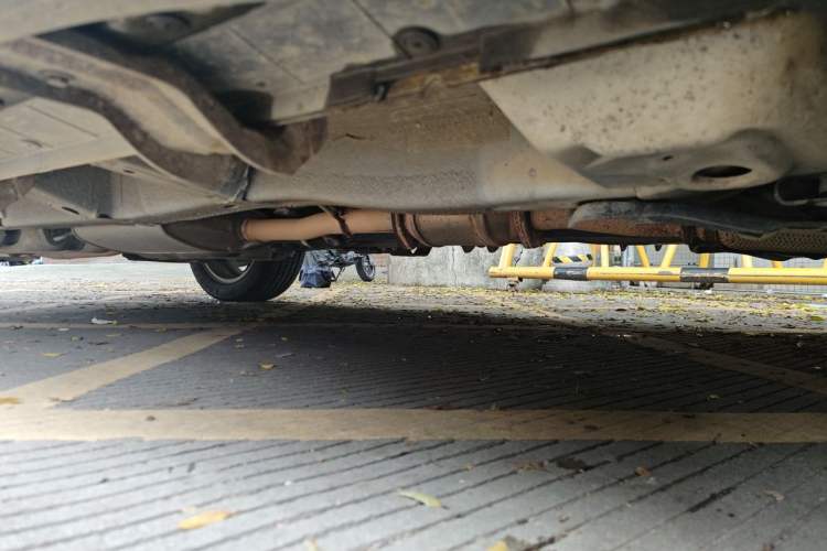 Used Chevrolet Captiva 2015 2.4L 4x4 Flagship Edition 7-Seater Chassis Front Right