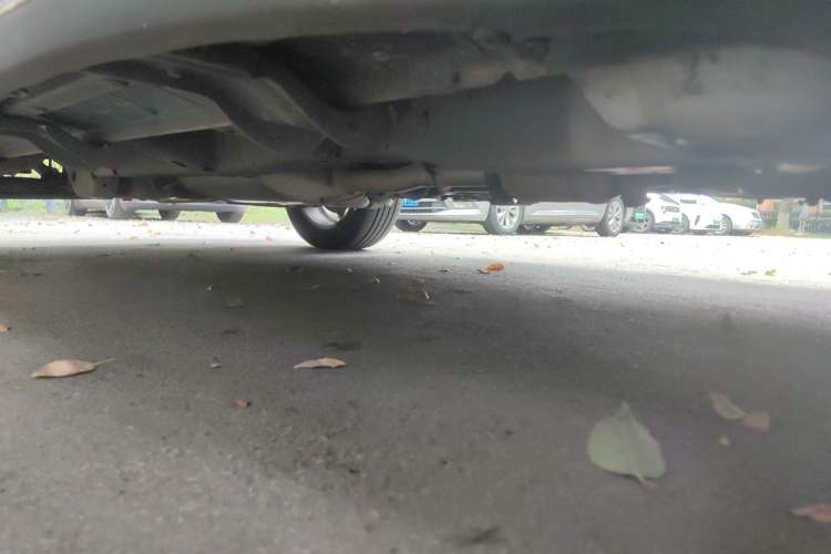 Used Chevrolet Captiva 2015 2.4L 4x4 Flagship Edition 7-Seater Chassis Front Right