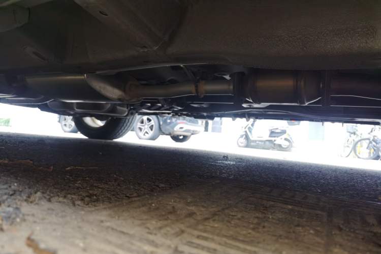 Used Chevrolet Captiva 2015 2.4L 4x4 Flagship Edition 7-Seater Chassis Front Right