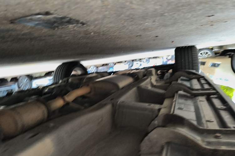 Used Chevrolet Captiva 2015 2.4L 4x4 Flagship Edition 7-Seater Chassis Front Right