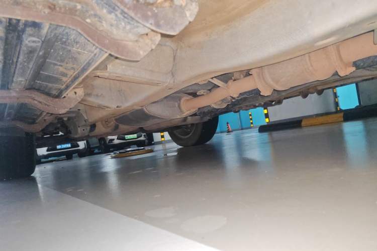 Used Chevrolet Captiva 2015 2.4L 4x4 Flagship Edition 7-Seater Chassis Front Right