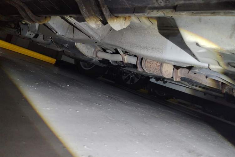 Used Chevrolet Captiva 2015 2.4L 4x4 Flagship Edition 7-Seater Chassis Front Right