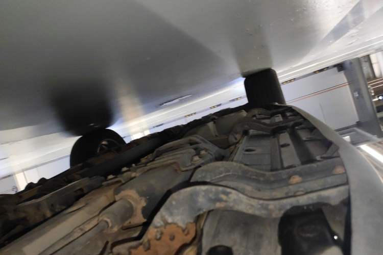 Used Chevrolet Captiva 2015 2.4L 4x4 Flagship Edition 7-Seater Chassis Rear Left