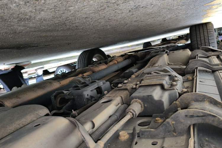 Used Chevrolet Captiva 2015 2.4L 4x4 Flagship Edition 7-Seater Chassis Rear Left
