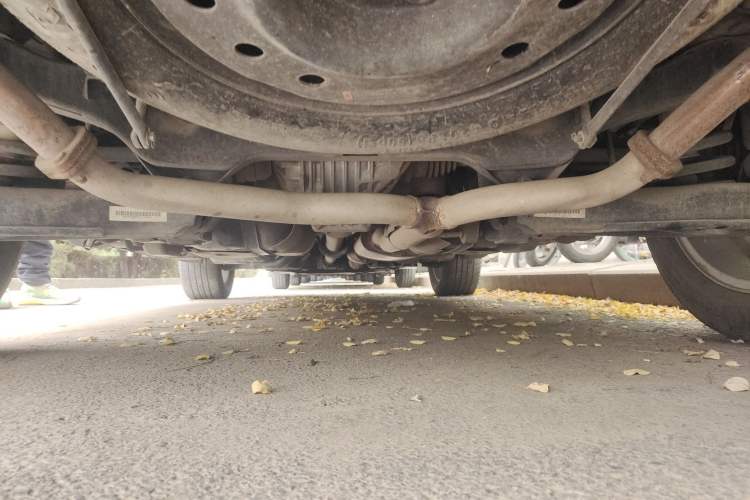 Used Chevrolet Captiva 2015 2.4L 4x4 Flagship Edition 7-Seater Chassis Rear