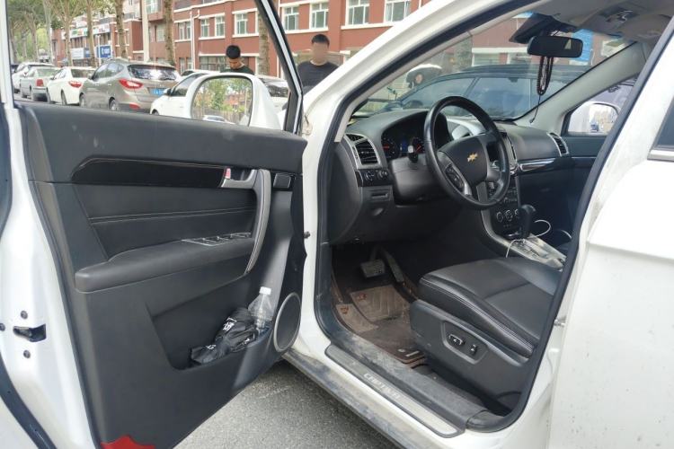 Used Chevrolet Captiva 2015 2.4L Two-Wheel Drive Urban Version 7 Seats Driver Seat