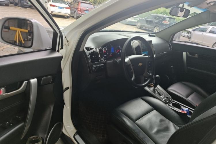 Used Chevrolet Captiva 2015 2.4L 4x4 Flagship Edition 7-Seater Driver Seat