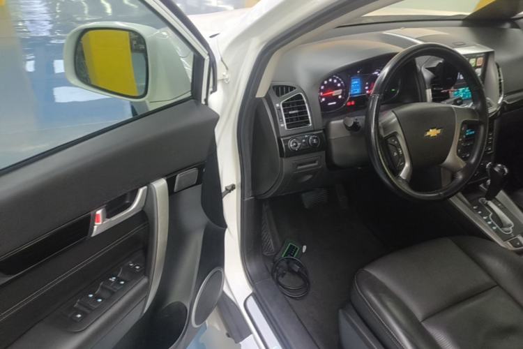 Used Chevrolet Captiva 2015 2.4L 4x4 Flagship Edition 7-Seater Driver Seat