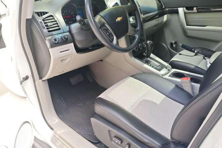Used Chevrolet Captiva 2015 2.4L Two-Wheel Drive Urban Version 5 Seats Driver Seat