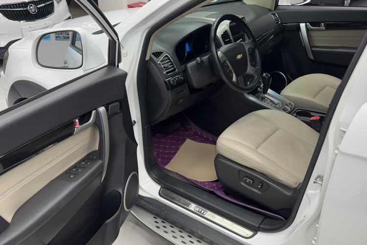 Used Chevrolet Captiva 2015 2.4L 4x4 Flagship Edition 7-Seater Driver Seat