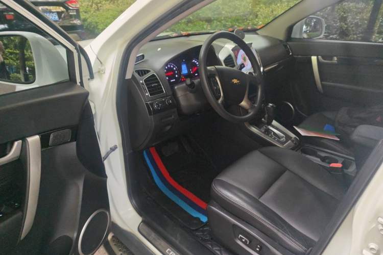 Used Chevrolet Captiva 2015 2.4L Two-Wheel Drive Urban Version 7 Seats Driver Seat
