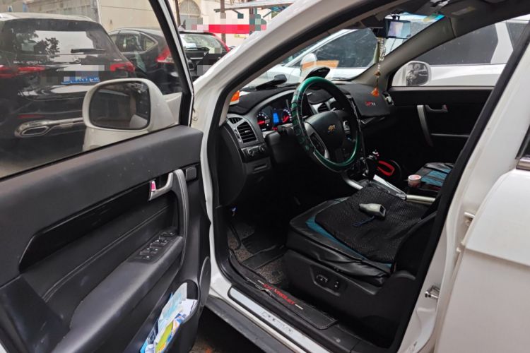 Used Chevrolet Captiva 2015 2.4L Two-Wheel Drive Urban Version 7 Seats Driver Seat
