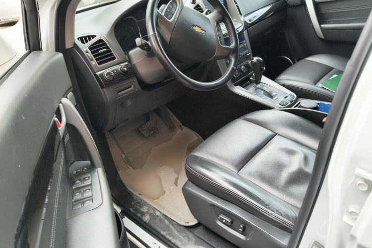 Used Chevrolet Captiva 2015 2.4L 4x4 Flagship Edition 7-Seater Driver Seat