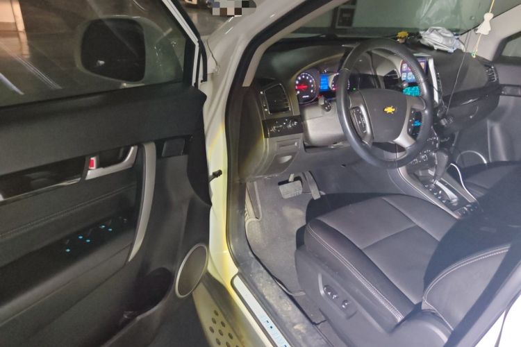 Used Chevrolet Captiva 2015 2.4L 4x4 Flagship Edition 7-Seater Driver Seat