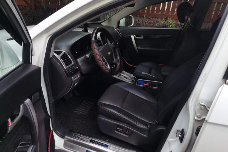 Used Chevrolet Captiva 2015 2.4L 4x4 Flagship Edition 7-Seater Driver Seat