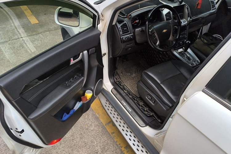 Used Chevrolet Captiva 2015 2.4L 4x4 Flagship Edition 7-Seater Driver Seat