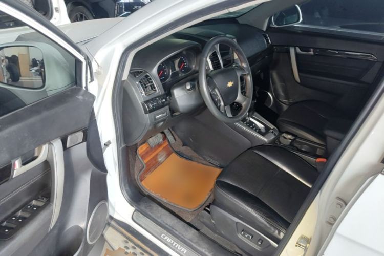 Used Chevrolet Captiva 2015 2.4L Two-Wheel Drive Urban Version 7 Seats Driver Seat