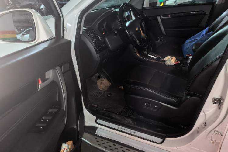 Used Chevrolet Captiva 2015 2.4L 4x4 Flagship Edition 7-Seater Driver Seat